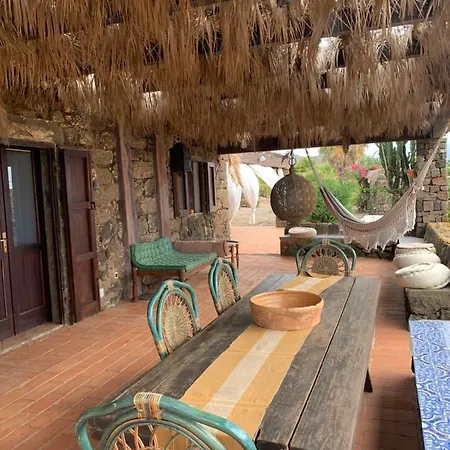 Dammuso Oriente Holiday home *
