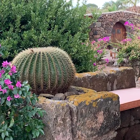 Dammuso Oriente Pantelleria
